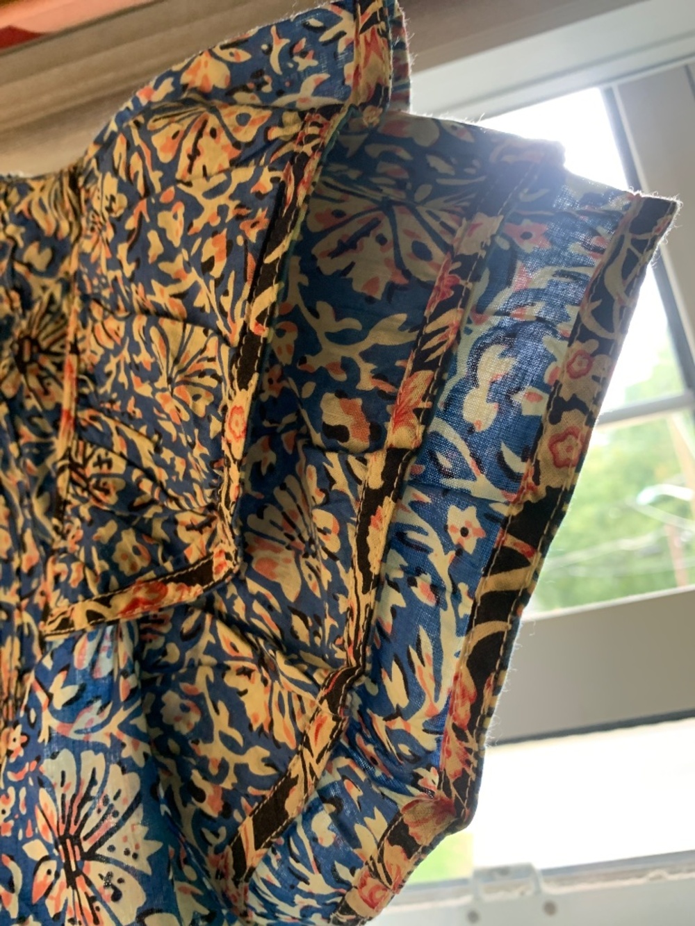 THML Floral Top - Picture 4 of 10